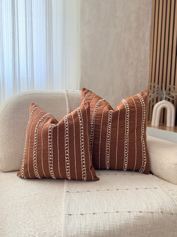 کوسن آجری دستدوز